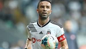 Gökhan Gönül derbiye yetişiyor