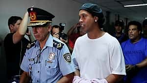 RONALDINHO'DAN ÖZEL İSTEK! HAPİSTE...
