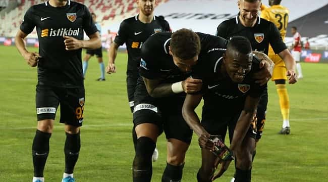 Beşiktaş'ı şaşırtan Mensah gerçeği