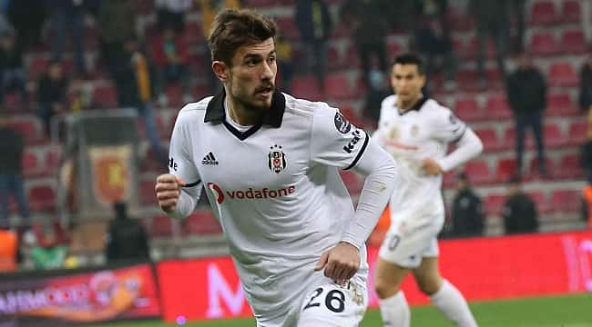 Beşiktaş'ta iki imza geliyor