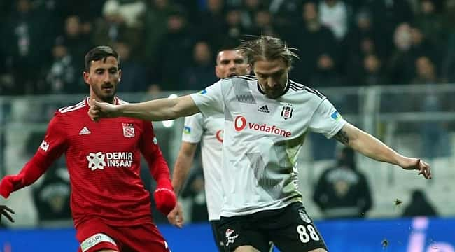 Caner Erkin için iki ihtimal var