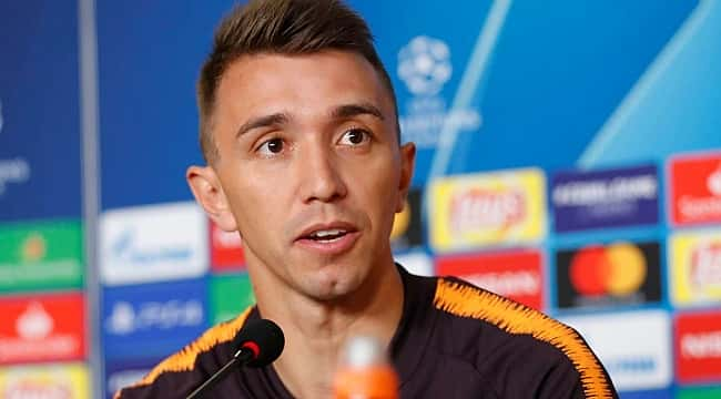 Galatasaray'da Muslera'ya yapılacak teklifi açıkladı