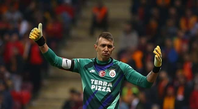 Muslera yerine 4 yeni aday!