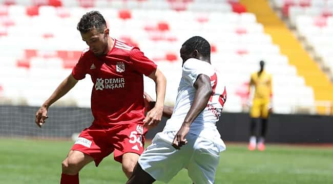 Sivasspor hazırlık maçı yaptı