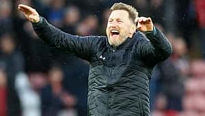 Southampton Hasenhüttl ile uzattı