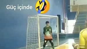 Cem Yılmaz bunu mu kastetti? ''Güç içinde''