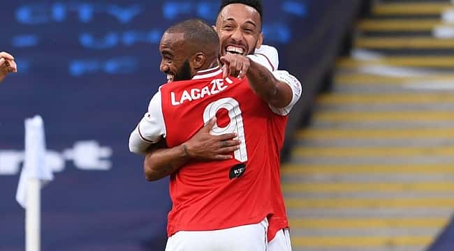 Arsenal, FA Cup'ta finale yükseldi!