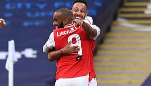 Arsenal, FA Cup'ta finale yükseldi! 