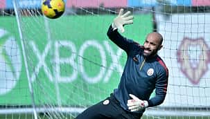 Galatasaray eski kalecisinin peşinde