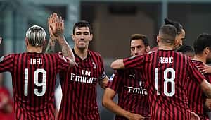 Hakan Çalhanoğlu şov yaptı, roket attı!