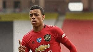 Manchester United çıldırdı, Leicester'ın hasreti bitti