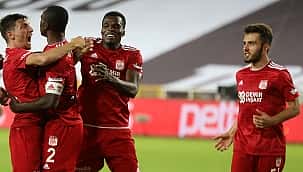 Sivasspor'da iki ayrılık resmen açıklandı