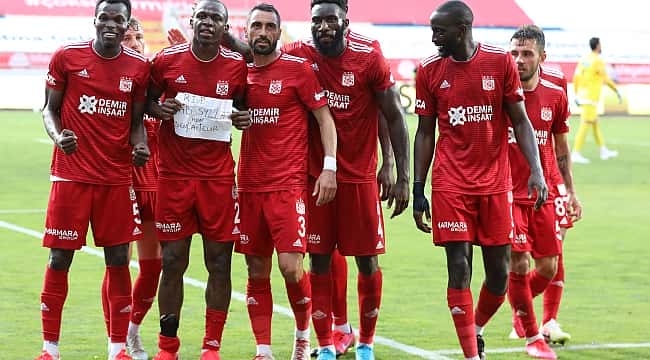Sivasspor'un kabusu 3 maça çıktı! Fark açıldı