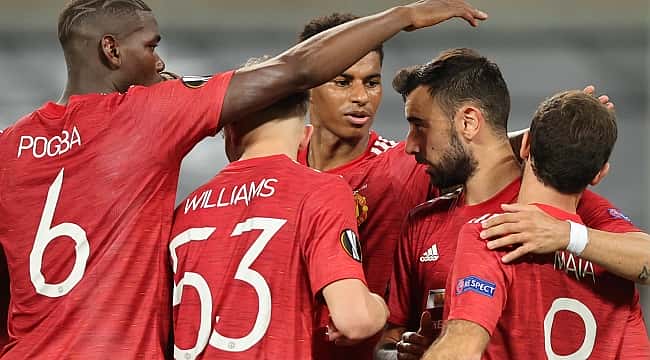 MANU, uzatmalarda yarı finalde