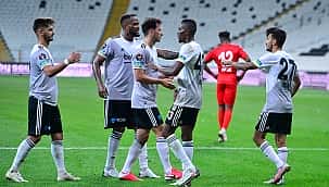 Beşiktaş, Antalyaspor'a 3 gollü tarife