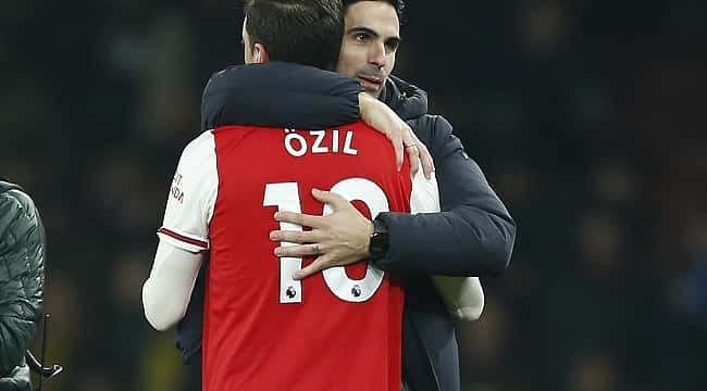 Arteta'dan Mesut Özil açıklaması