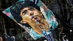 Bir ömür yetmez ki; Maradona