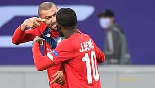 Burak Yılmaz şov yaptı, Hakan frikikten attı