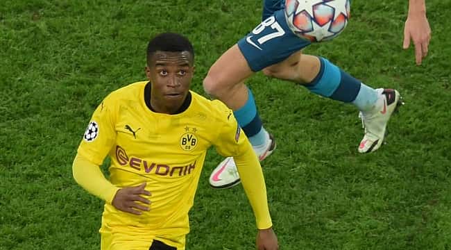 Dortmund'un genç ismi Devler Ligi'nde tarihe geçti