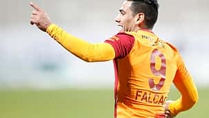 Falcao dönse bile çok zor