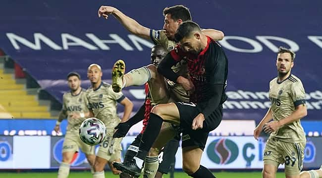 Fenerbahçe'ye bir darbe daha: 3-1