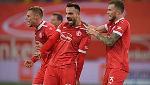 Galatasaray bonservisiyle almanın peşinde