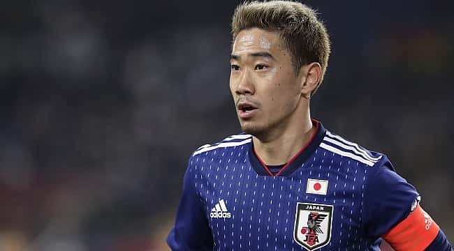 Kagawa Serie A'ya imza atıyor