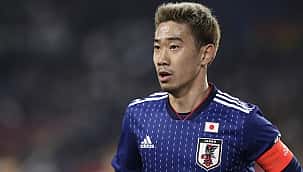 Kagawa Serie A'ya imza atıyor