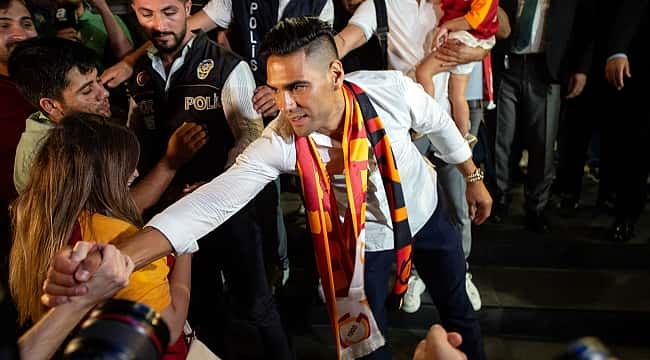 Radamel Falcao maçları eşitledi!