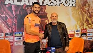 Beşiktaş'ta stoper bölgesi için Süper Lig'den takviye