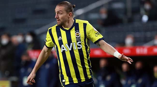 Caner Erkin asistlerine devam ediyor