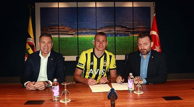 Fenerbahçe 4.5 yıllık imzayı açıkladı