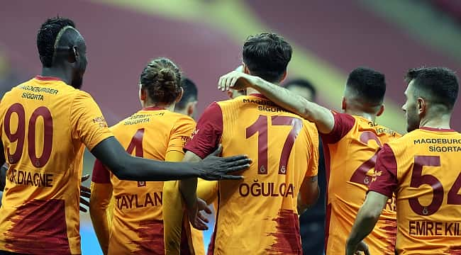 Galatasaray'da iki ismin bileti kesildi! Ayrılık