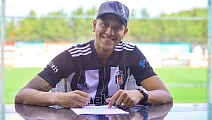 Josef, bir yıl daha Beşiktaş'ta! İmza atıldı...