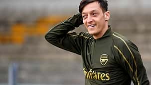 Özil'in menajerinden transfer sözleri