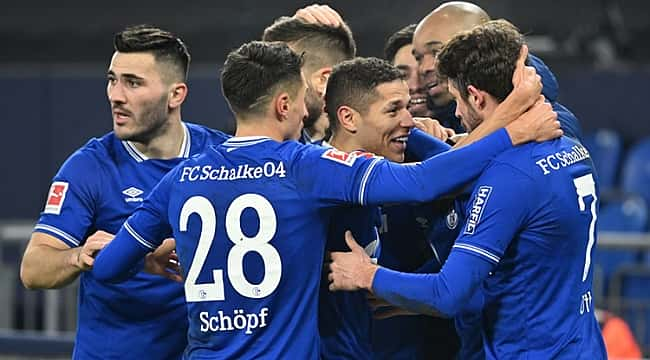 Schalke tam 30 maçlık hasrete son verdi! 4 gol...