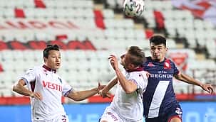 Trabzonspor puanı 90+6'da kurtardı