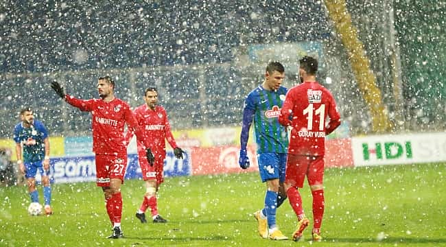 Yoğun kar yağışı, kazanan Ç. Rizespor