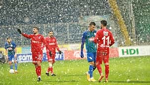 Yoğun kar yağışı, kazanan Ç. Rizespor