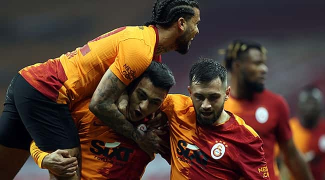 Galatasaray ve Mohamed zirveyi sevdi!