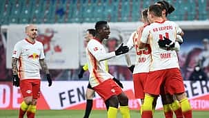 Leipzig zirve takibini 2 golle sürdürdü! 
