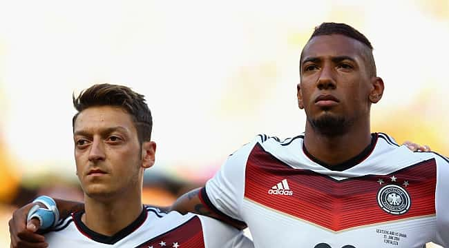 Mesut Özil'den Boateng'e çağrı!