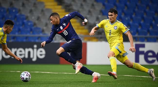 Fransa Kazakistan'da yara sardı!