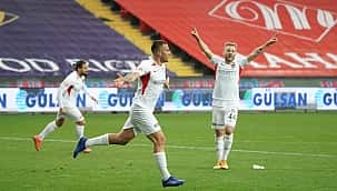 Gaziantep FK 10 kişi ile kazandı