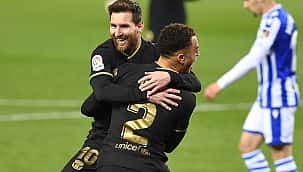 Messi, Xavi'yi solladı! 1 numara