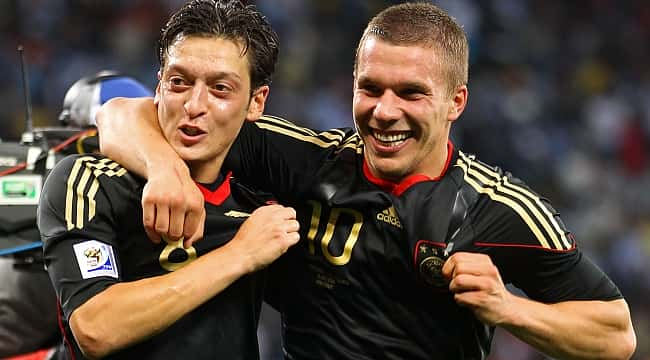 Podolski, Mesut Özil'i anlattı