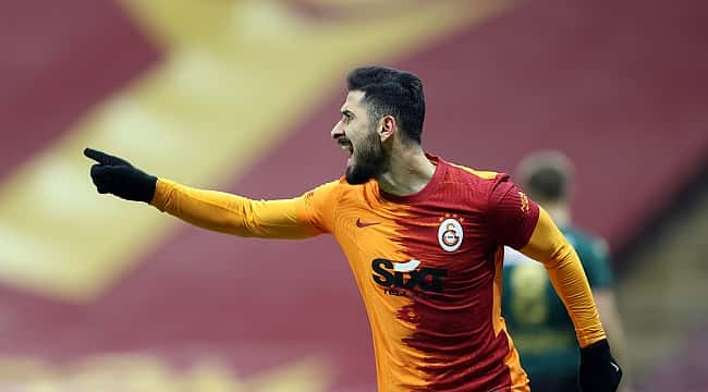 Emre Akbaba takımda kalacak mı?