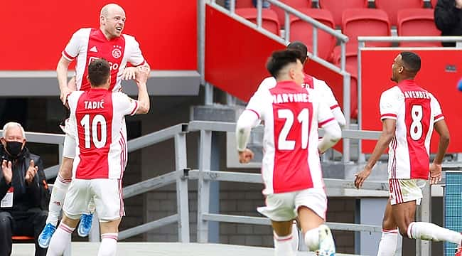 Ajax yine  Hollanda'nın en büyüğü!