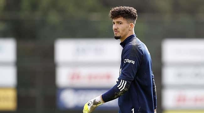Altay Bayındır sezonu kapattı!