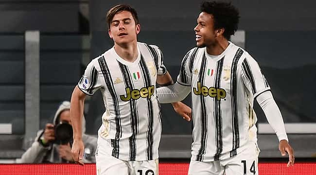 Juventus, Napoli engelini 2 golle aştı! Zirve...